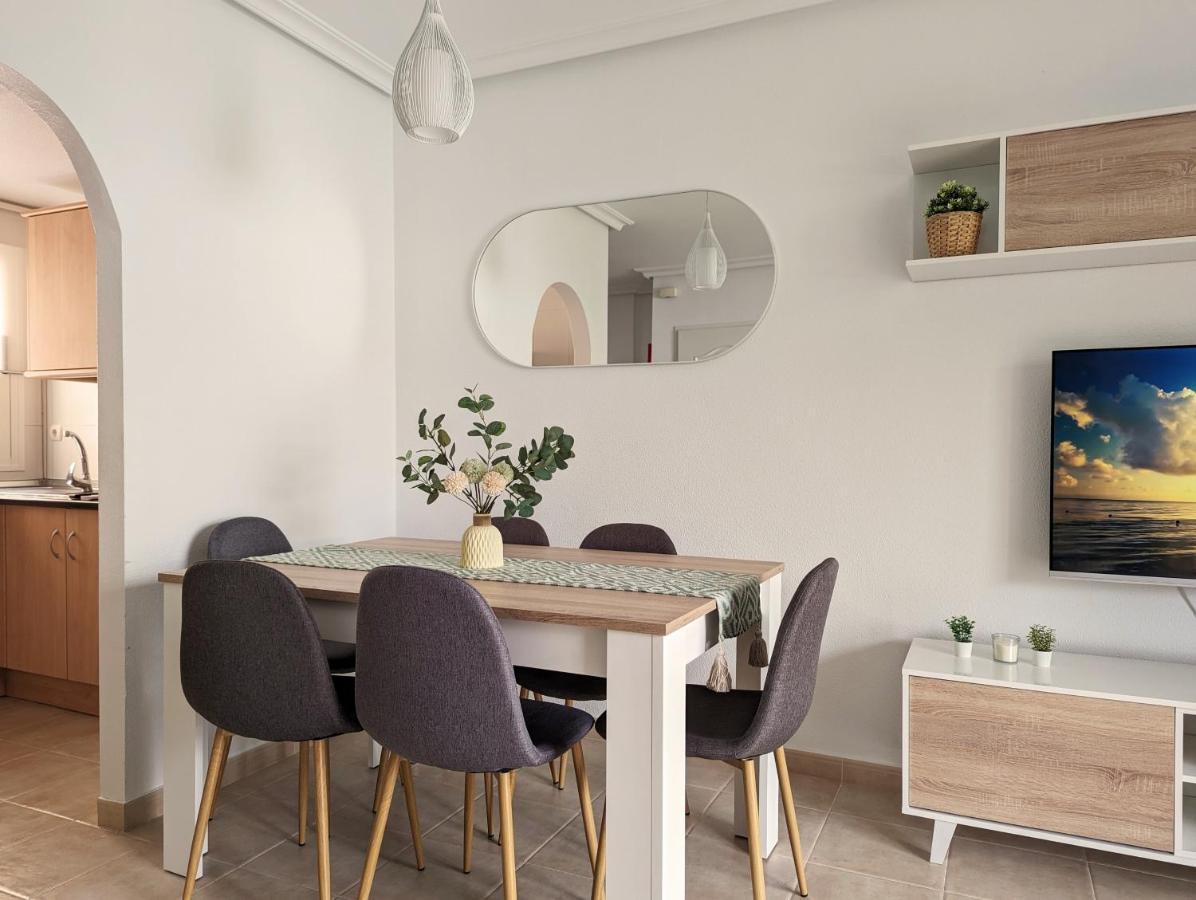 Apartamento Las Palmeras - Con Terraza, Barbacoa, Aire Acondicionado Y A 250M De La Playa! Los Alcazares Ngoại thất bức ảnh