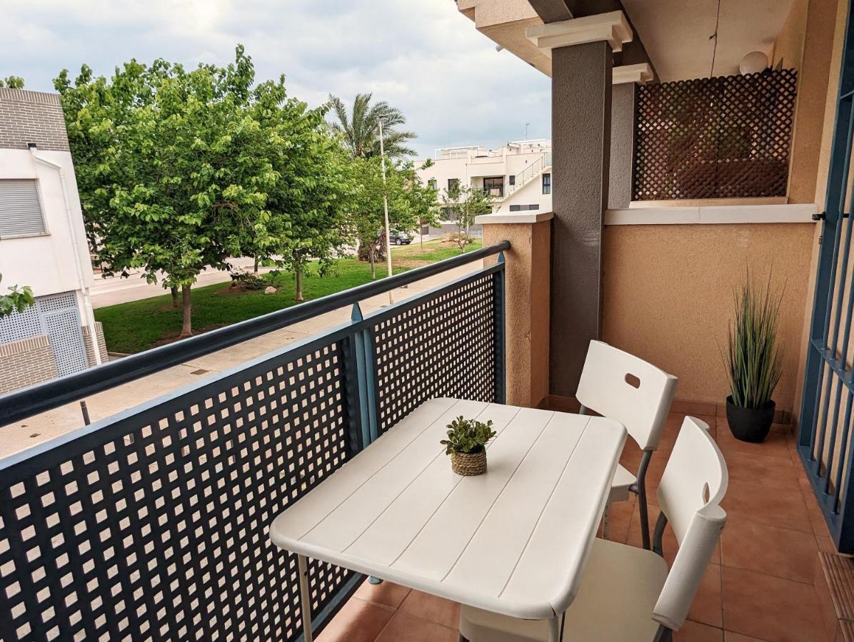 Apartamento Las Palmeras - Con Terraza, Barbacoa, Aire Acondicionado Y A 250M De La Playa! Los Alcazares Ngoại thất bức ảnh
