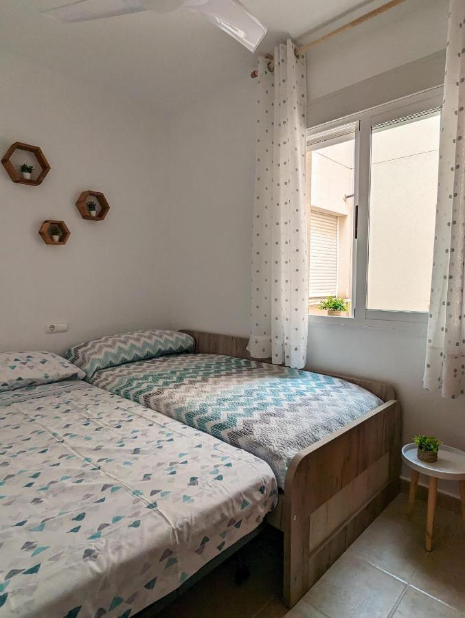 Apartamento Las Palmeras - Con Terraza, Barbacoa, Aire Acondicionado Y A 250M De La Playa! Los Alcazares Ngoại thất bức ảnh